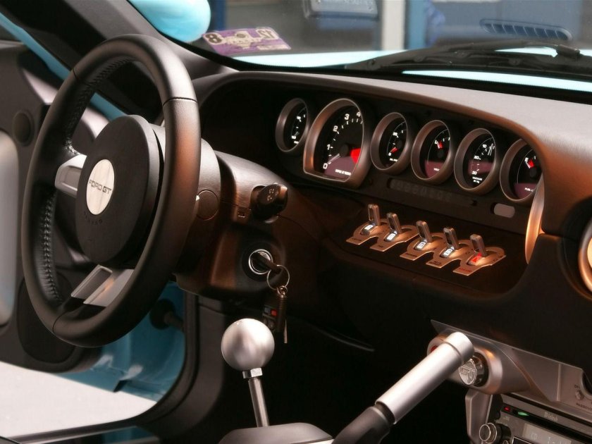 Торпедо автомобиля