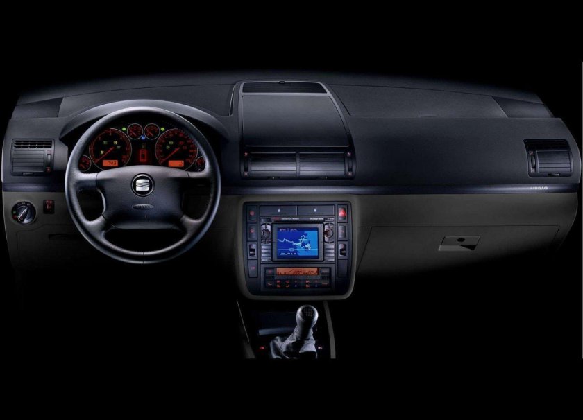 Сеат Альгамбра салон