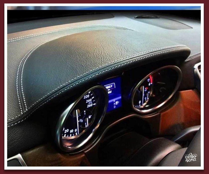 Кожаная панель авто