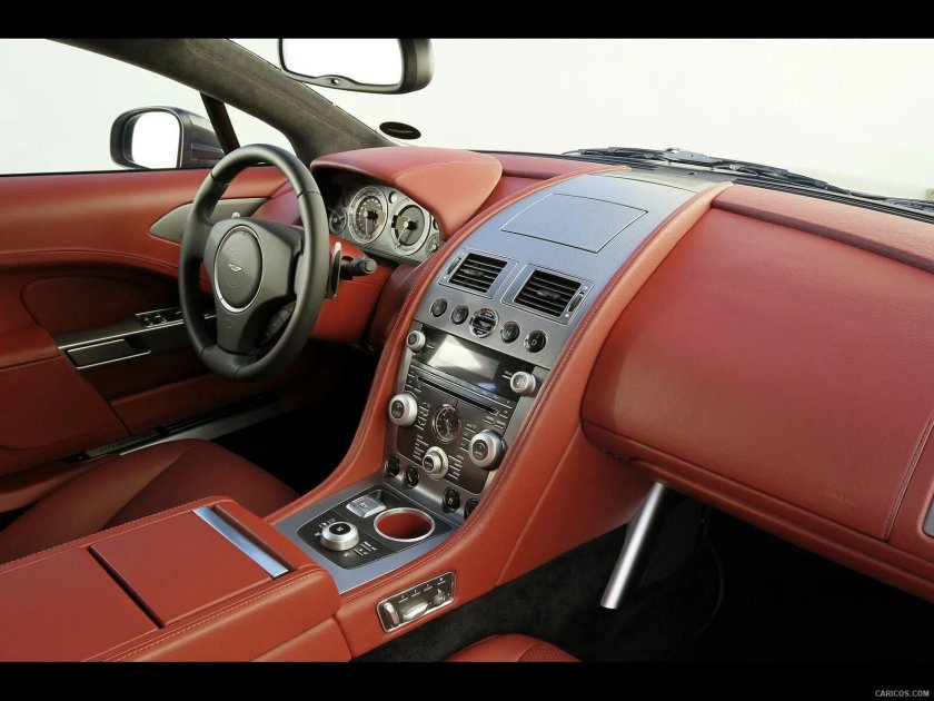 Астон Мартин машина салон