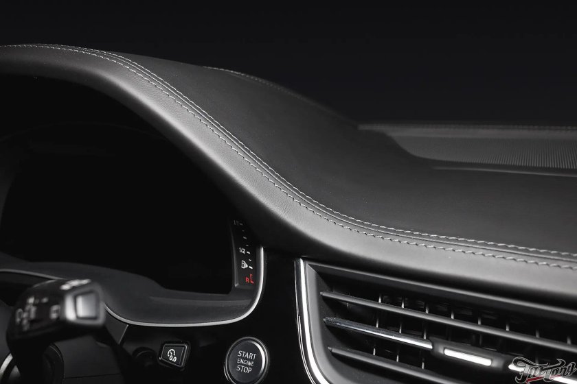 Audi q5 кожаная торпеда