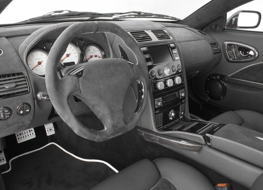 Aston Martin Vanquish 2005 салон