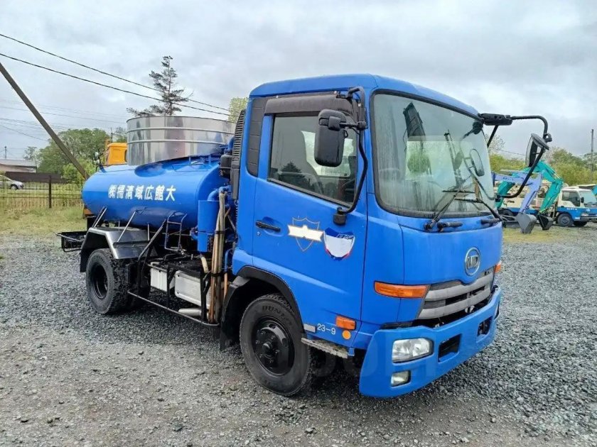 Ниссан дизель ассенизатор