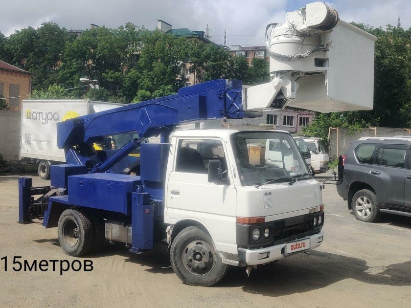 Nissan автовышка