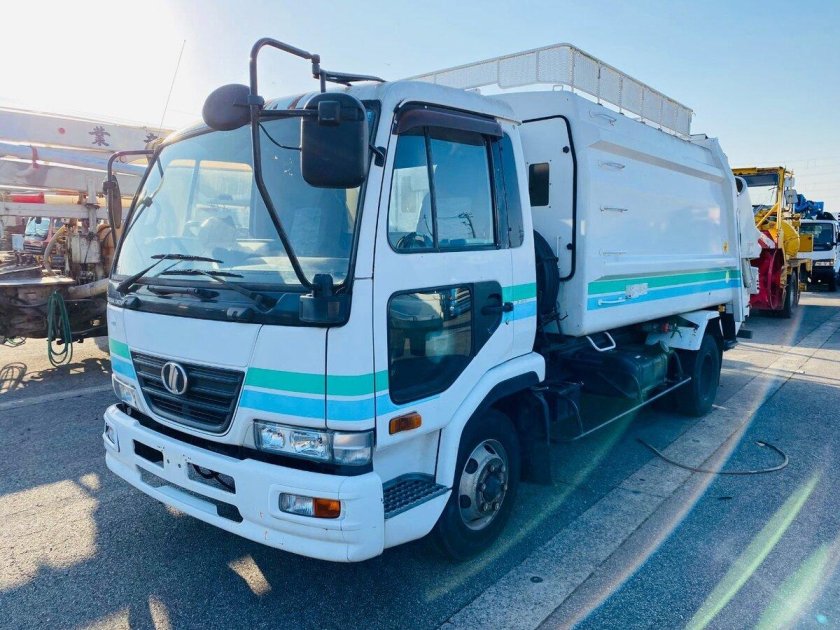 Мусоровозы Nissan