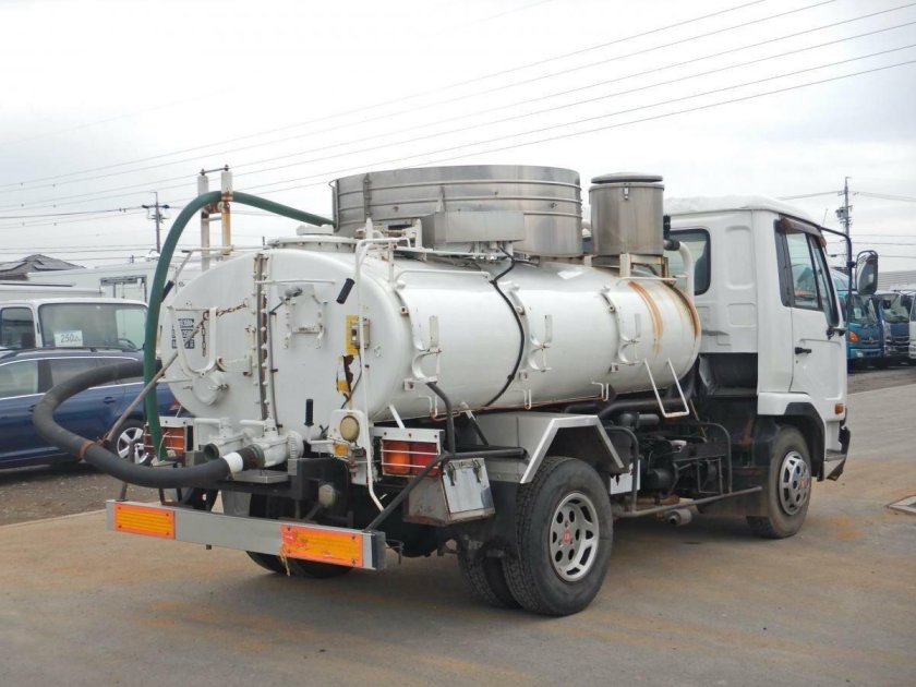 Ниссан дизель ассенизатор машина