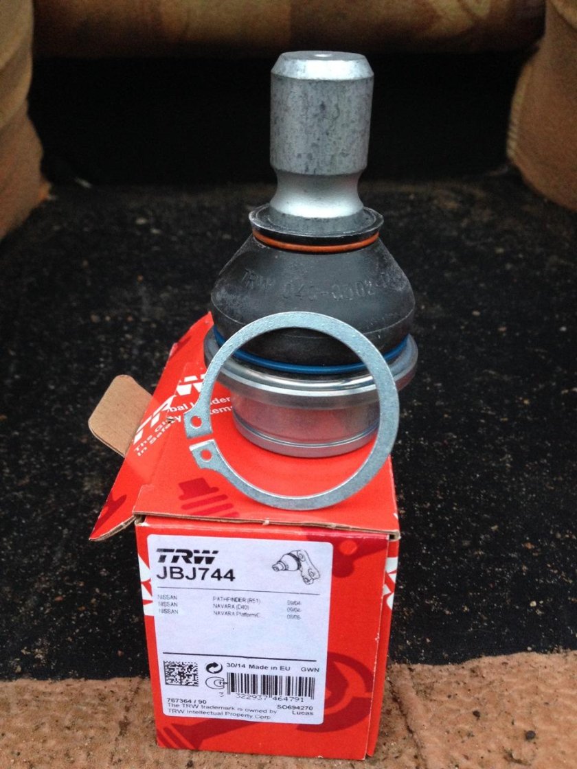 Шаровая опора Ниссан Патфайндер r51 задние нижние