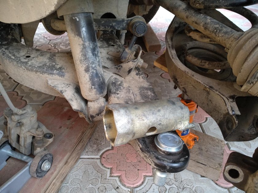 Замена нижней шаровой Ниссан Патфайндер r51