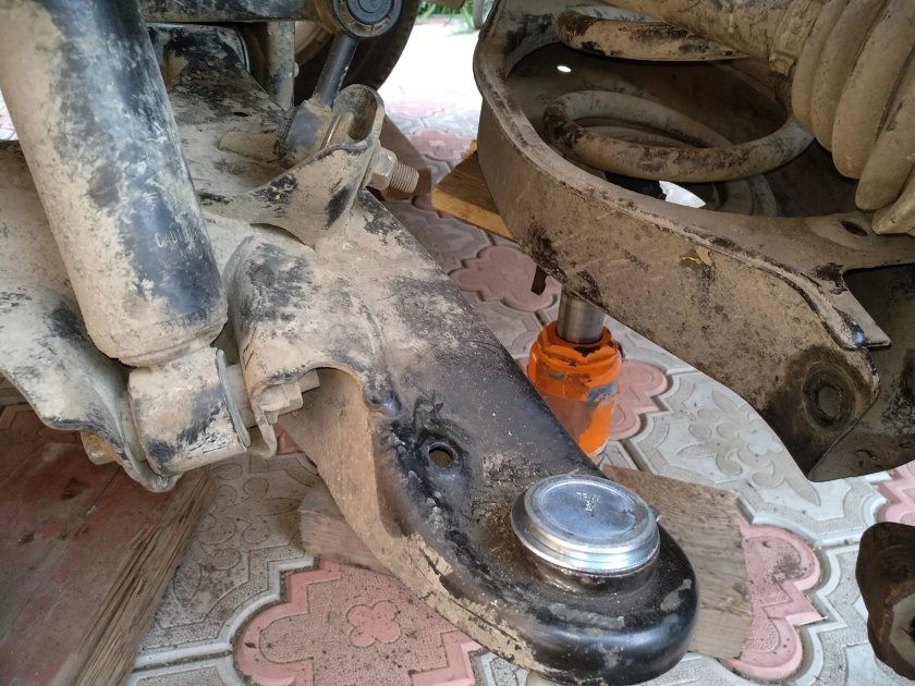 Наконечник переднего рычага Ниссан Патфайндер