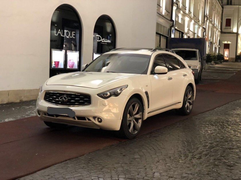 Инфинити fx50 белая