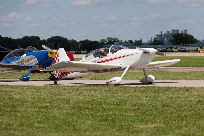RV-8 легкий пилотажный самолет