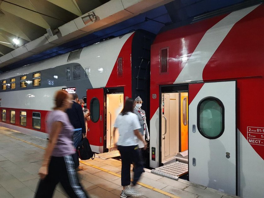 Двухэтажный поезд РЖД