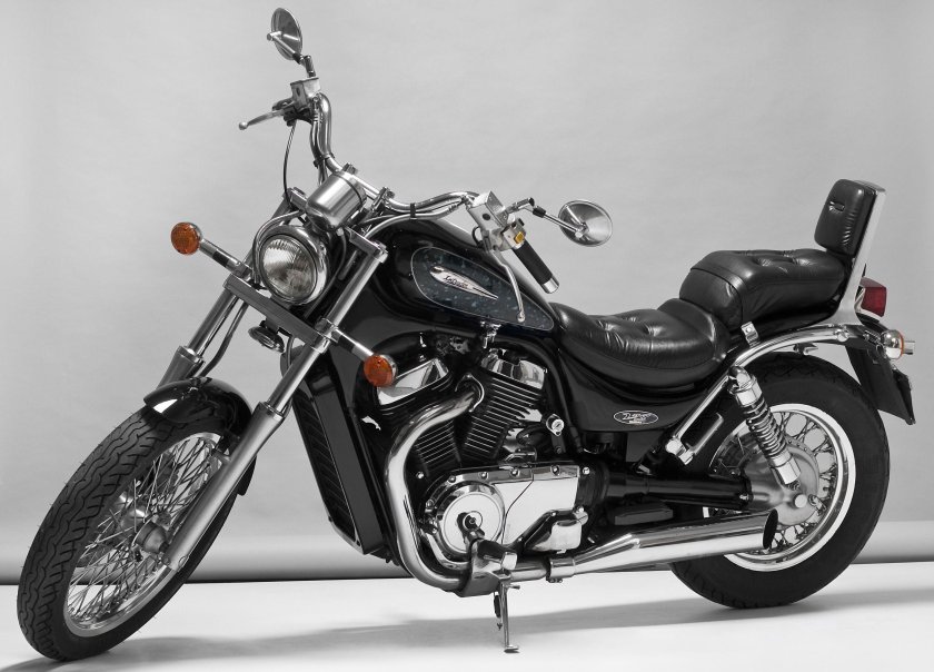 Suzuki Intruder vs 800