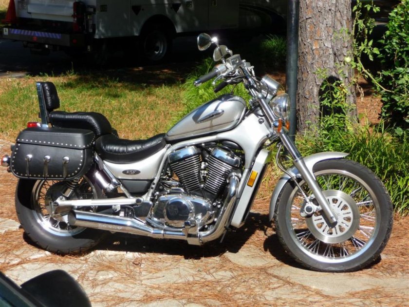 Сузуки интрудер вс 800