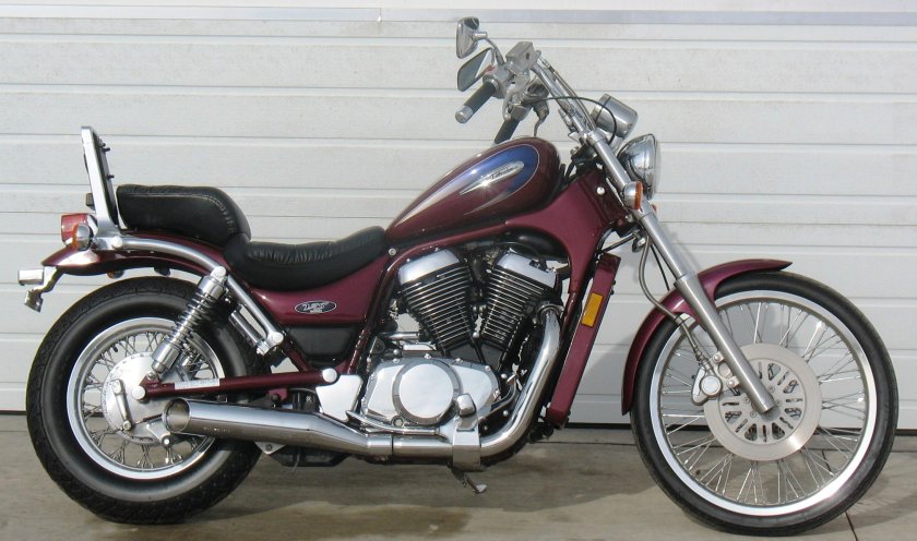 Мотоцикл Сузуки интрудер 800