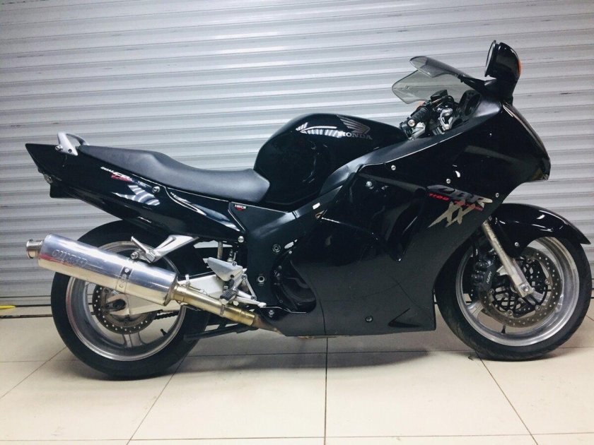 Honda CBR 1100 Blackbird черный