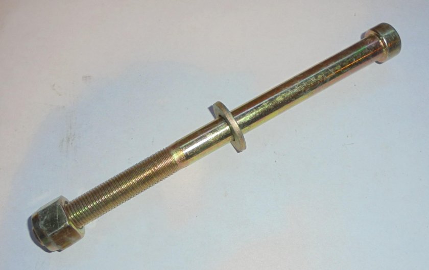 Болт рессоры передней Шакман x3000