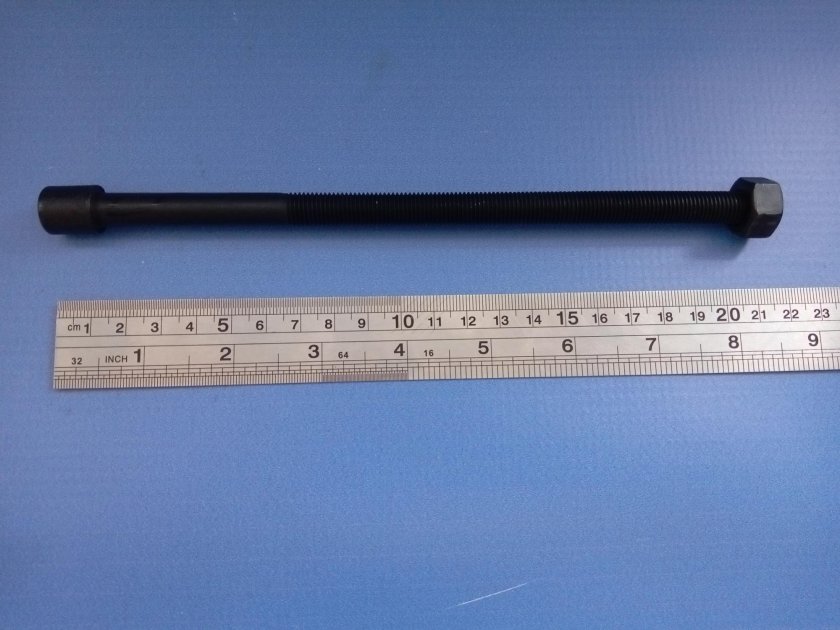 Болт рессоры Центральный 1827826