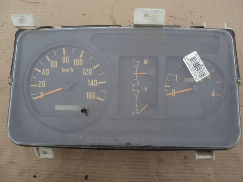 Панель приборов Isuzu Elf 1994 года