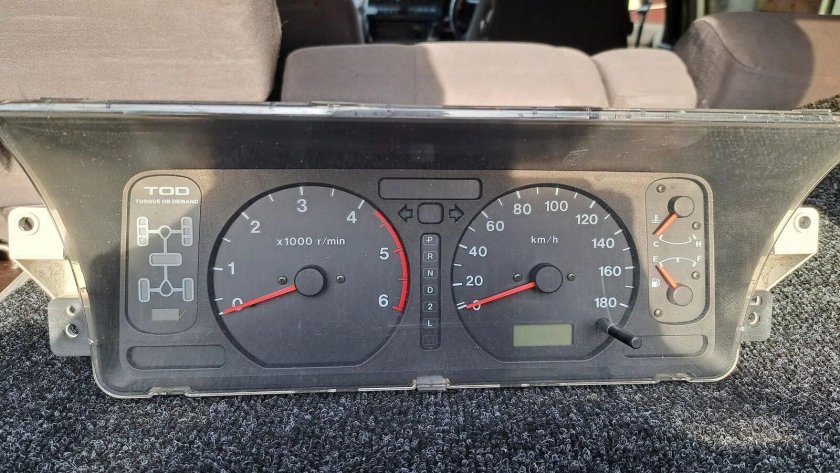 Панель прибора Исудзу Эльф 2023