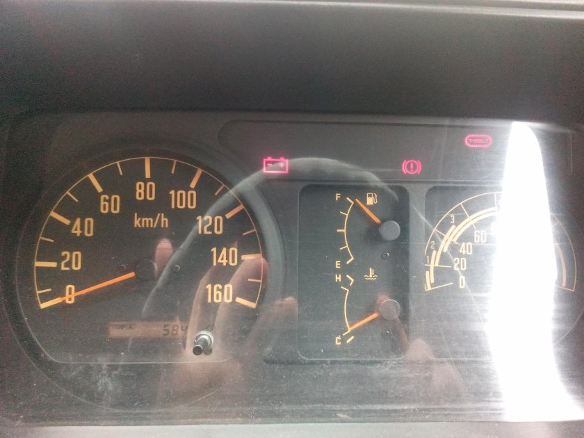 Isuzu Elf 1999 панель приборов