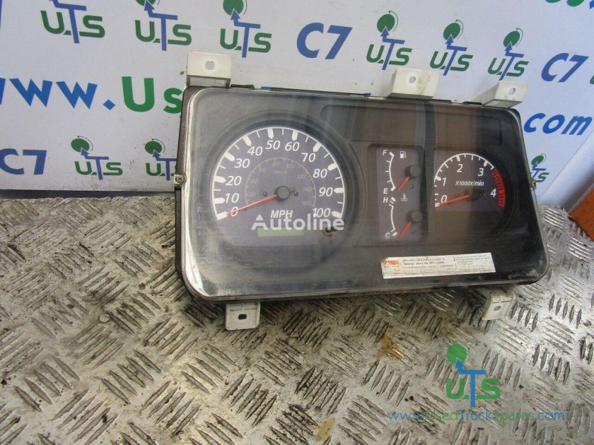 Щиток приборов Исузу