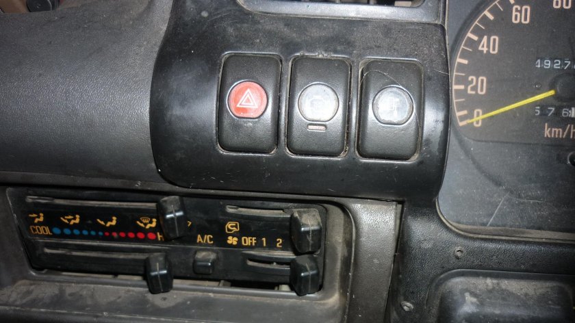 Кнопки на панели Исузу nqr75