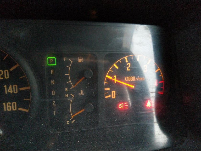 Загорелась лампа на грузовом Исузу