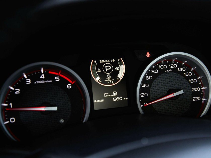 Исузу 67050а панель приборов