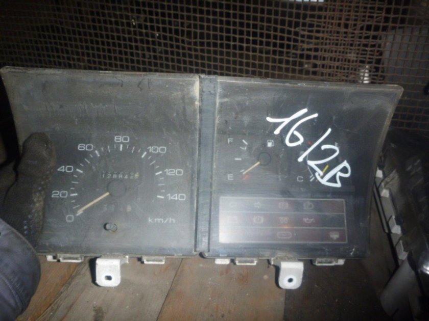 Приборная панель Isuzu Elf NHR 55