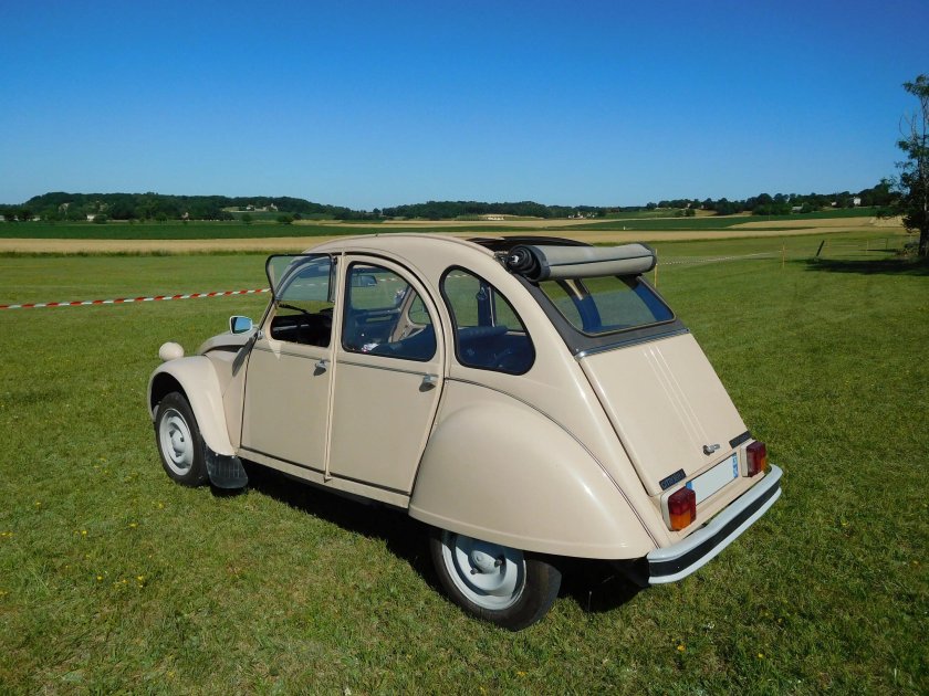 Citroen 2cv6
