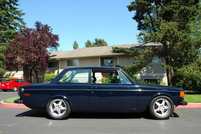 Вольво 140 купе