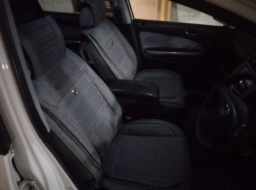 Чехлы на сиденья Хонда стрим 2001