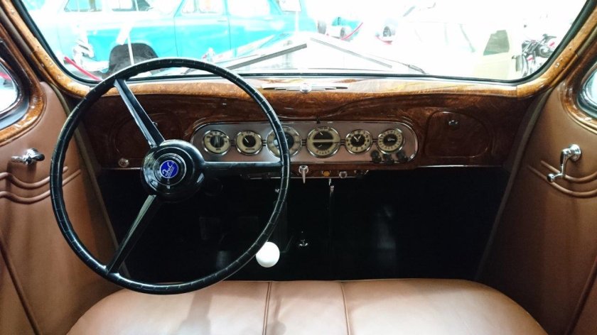 Салон автомобиля ЗИС 101