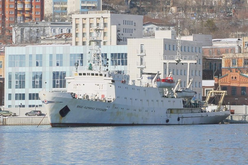 Гидрографическое судно Адмирал Воронцов Владивосток