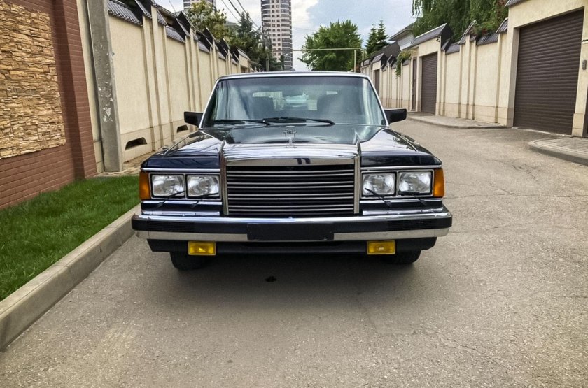 ЗИЛ-41041 седан