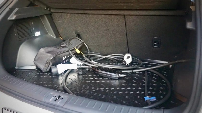 Автомобиль Эволют гнездо зарядка