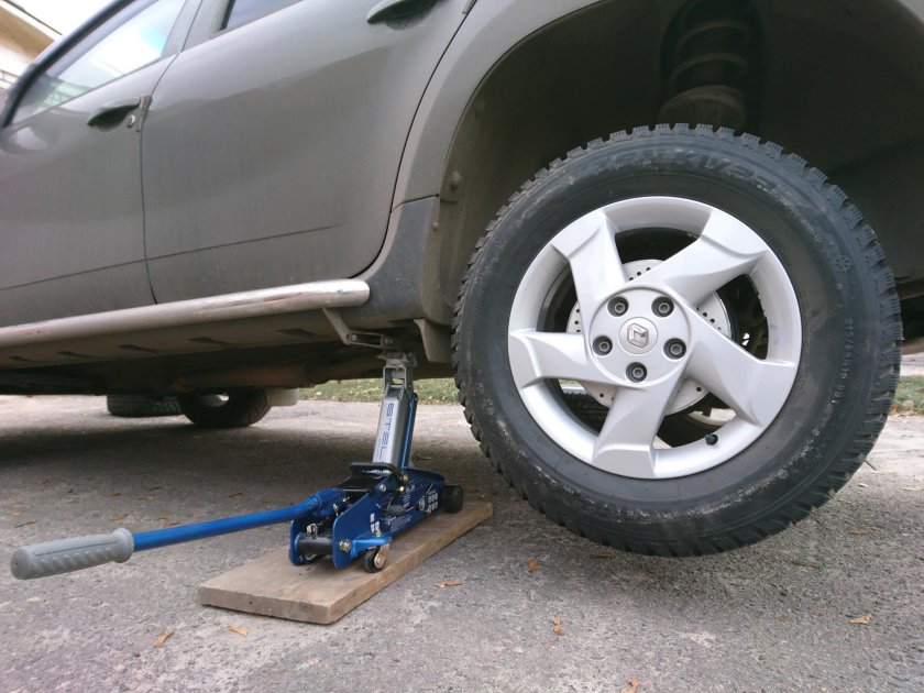 Домкрат Duster 2