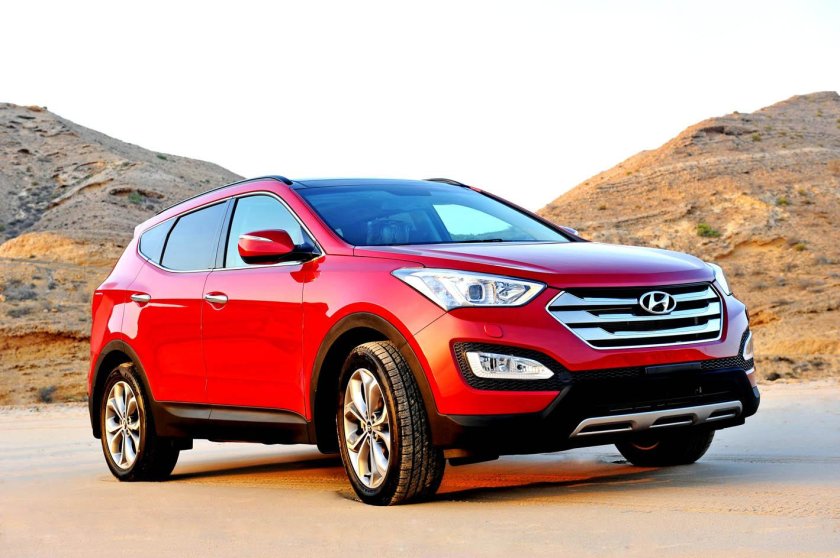 Хендай Санта Фе красный