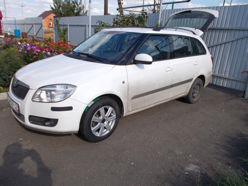 Шкода Фабия 2 белая