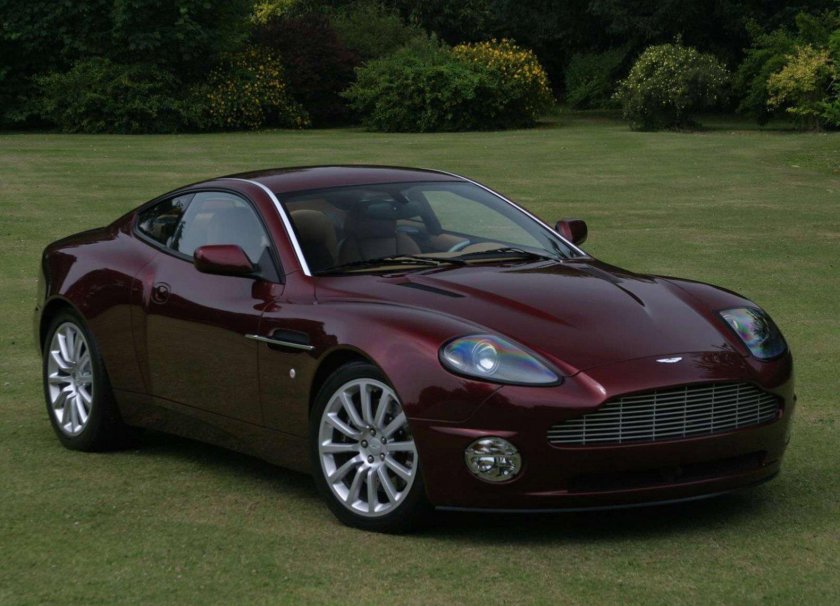 Aston Martin v12 Vanquish 2001