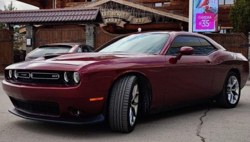 Додж бордовый