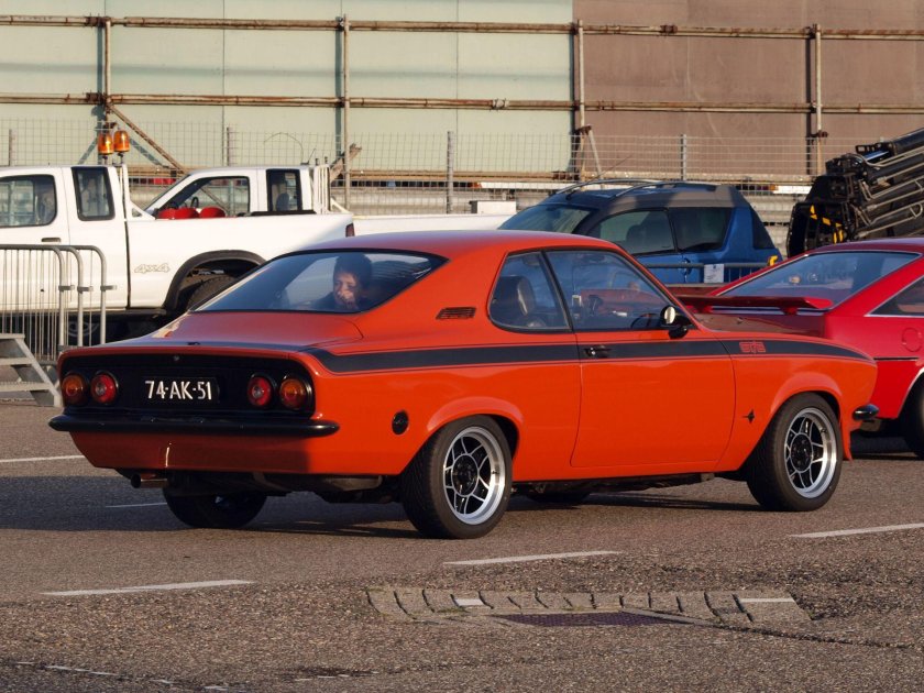 Opel Manta a gt / e
