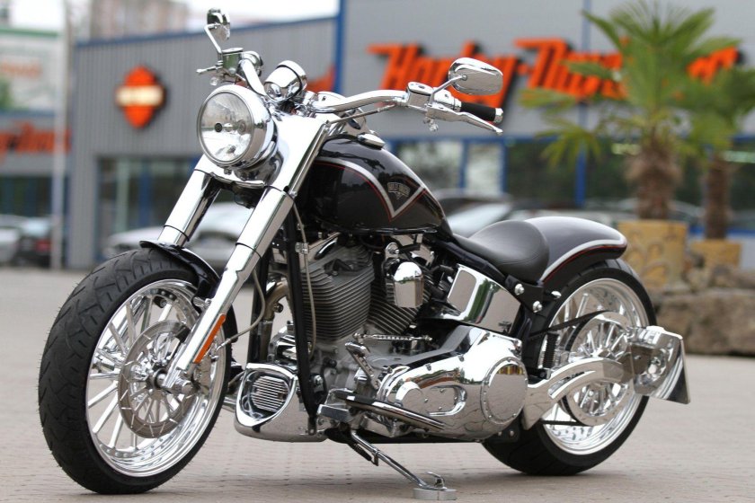 Мотоцикл чоппер Харлей