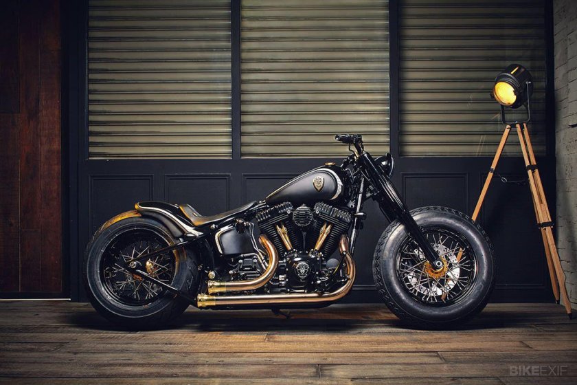 Мотоцикл боббер Harley Davidson