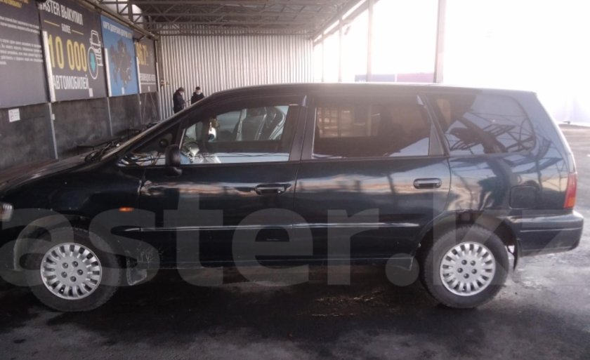 Фото ДТП Хонды Шатл черного цвета с номерами