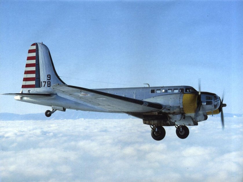 Дуглас b-23