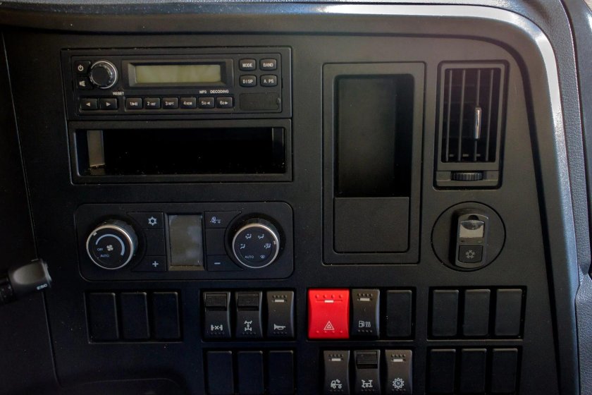 Shacman x3000 кабина