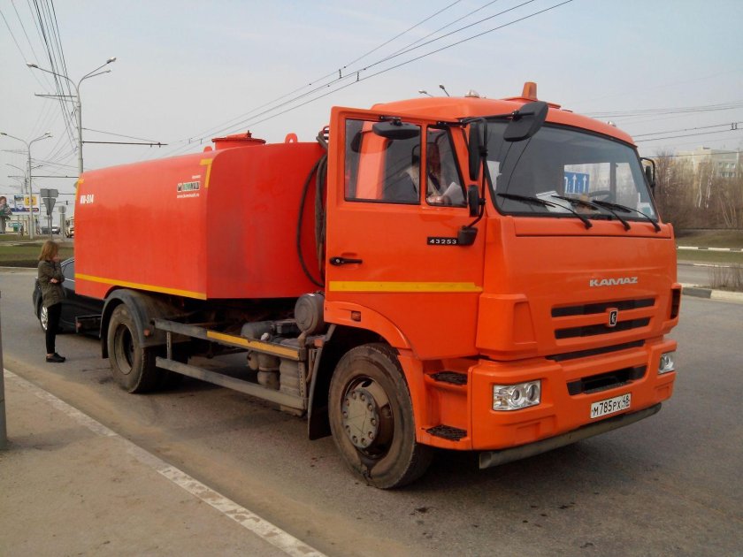 КАМАЗ 65115 водовоз