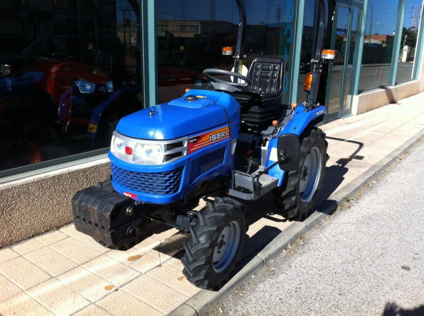 Iseki TM 215